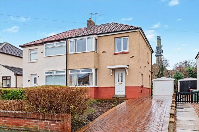 3 Bedroom Semi Detached House For Sale In Hollin Park Drive, Calverley, Pudsey, West Yorkshire, LS28