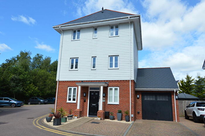 4 Bedroom Detached House For Sale In Willow Close, Holborough Lakes, Snodland, ME6