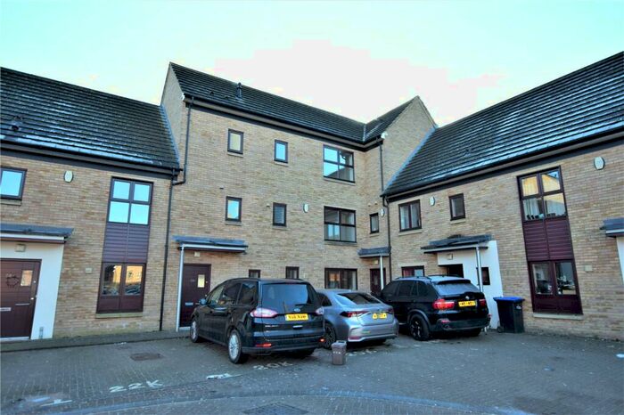 4 Bedroom Terraced House To Rent In Far End, St James, Northampton, NN5