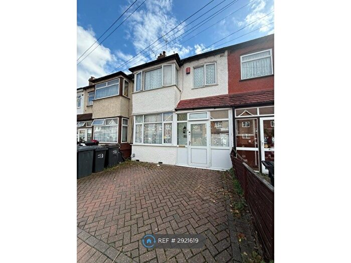 4 Bedroom Terraced House To Rent In Rosecourt Road, Croydon, CR0