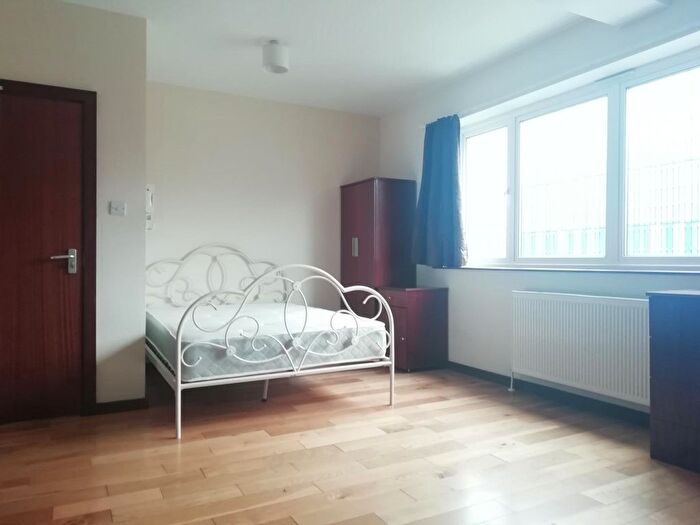 Studio To Rent In Wilshaw Street, London, SE14