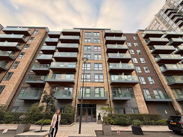 2 Bedroom Flat To Rent In Capri House, Beaufort Square, London, NW9