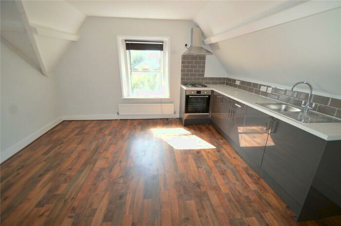 2 Bedroom Apartment To Rent In Selhurst Road, London, SE25