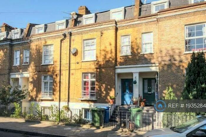 2 Bedroom Flat To Rent In Grosvenor Terrace, London, SE5