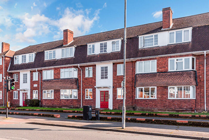 2 Bedroom Apartment For Sale In Central Gardens, Morden, SM4