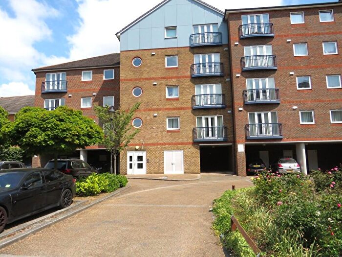 2 Bedroom Flat For Sale In Argent Court, Argent Street, Grays, Essex, RM17