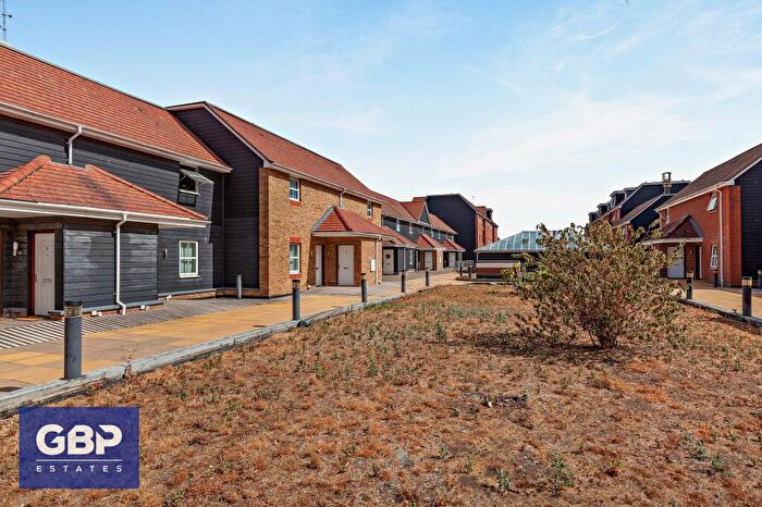 2 Bedroom Flat For Sale In Market Place, Nayland Court, RM1