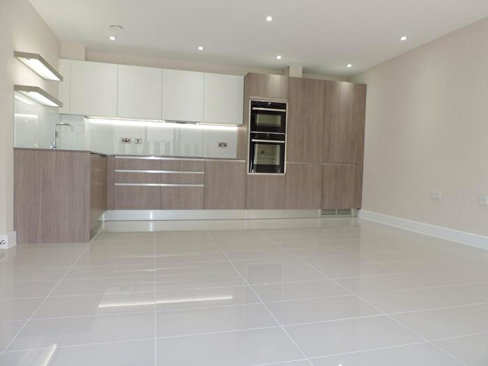 2 Bedroom Flat To Rent In Leapale Lane, Guildford, GU1