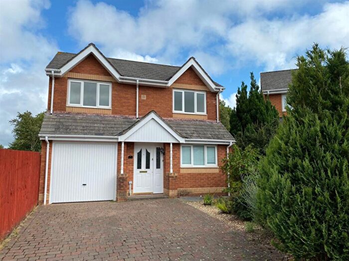 4 Bedroom House To Rent In Llys Pentre, Broadlands, Bridgend, CF31
