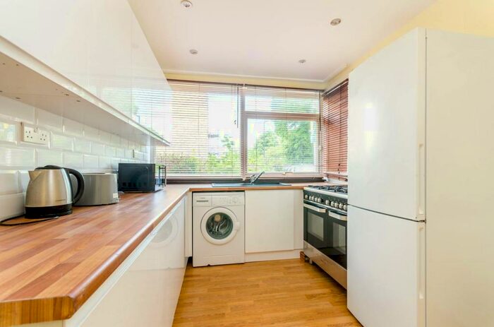 4 Bedroom House To Rent In Greig Terrace, Kennington, London, SE17