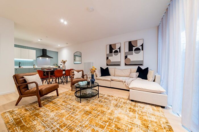 3 Bedroom Flat For Sale In The Brentford Project, Catherine Wheel Road, TW8