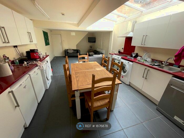 6 Bedroom Terraced House To Rent In Teignmouth Road, Birmingham, B29