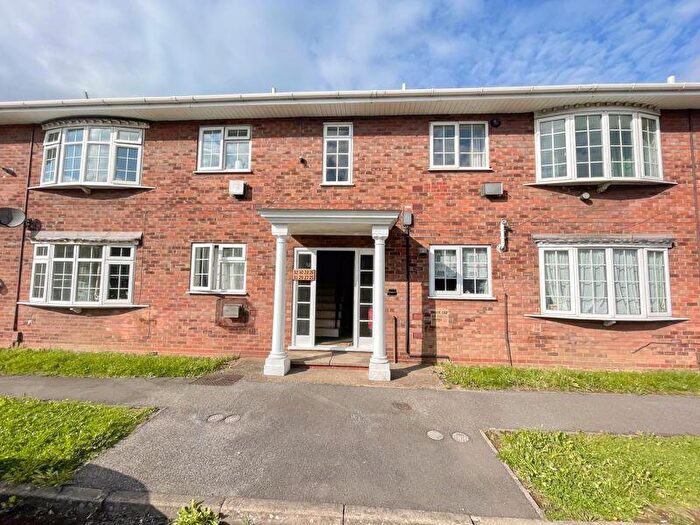 2 Bedroom Flat To Rent In Revesby Court, Scunthorpe, DN16