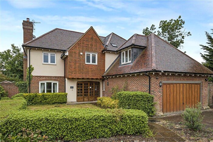 5 Bedroom Detached House For Sale In Taryn Grove, Bromley, BR1