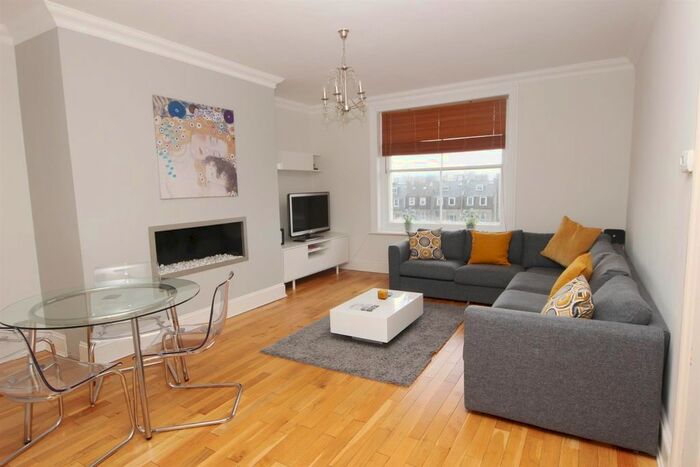 2 Bedroom Flat To Rent In Palmeira Square, Hove, BN3