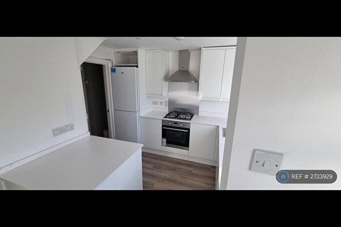 3 Bedroom Semi-Detached House To Rent In Green Dell Way, Hemel Hempstead, HP3