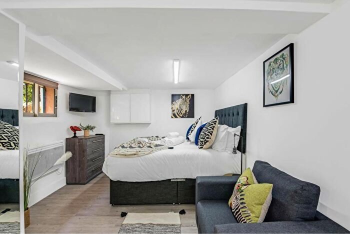 1 Bedroom Serviced Apartments To Rent In Northfield Road, London, N16