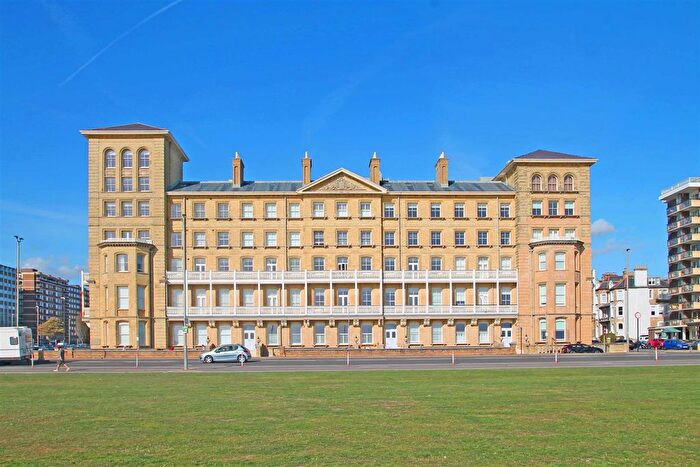 1 Bedroom Flat For Sale In Kings House, Queens Gardens, Hove, BN3