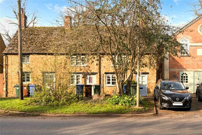 2 Bedroom Semi-Detached House For Sale In New Street, Deddington, Banbury, Oxfordshire, OX15
