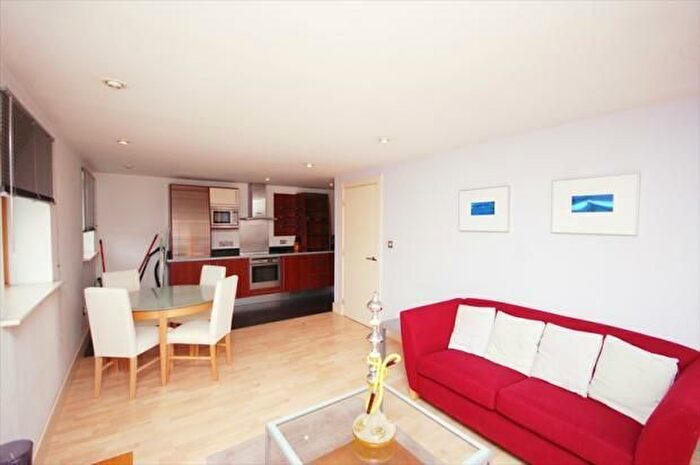 1 Bedroom Flat To Rent In Nova Building, Newton Place, London, E14