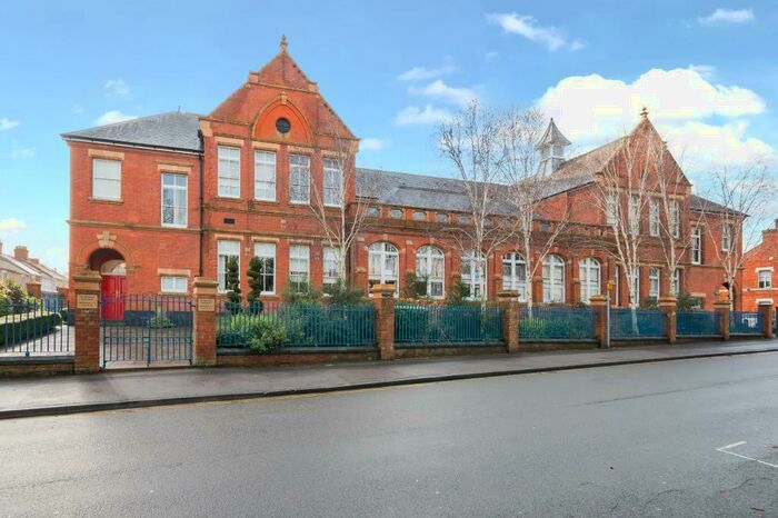 1 Bedroom Maisonette To Rent In Euclid Street, Swindon, SN1