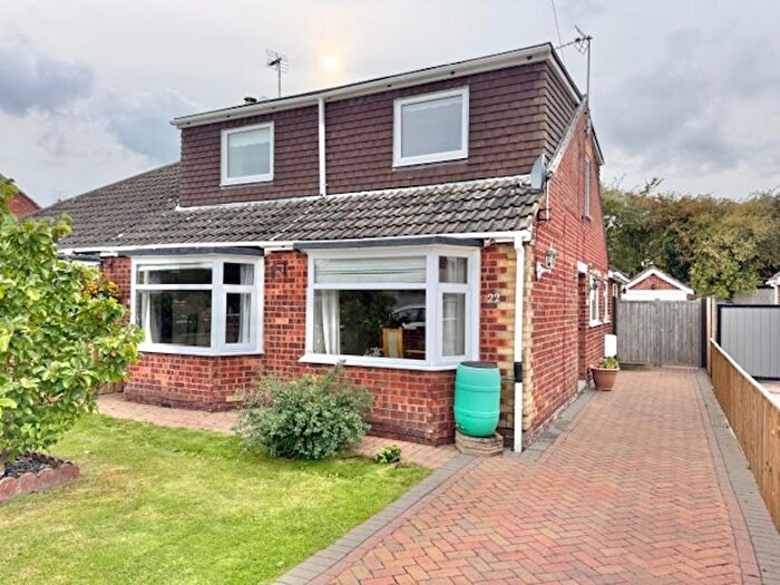 3 Bedroom Semi-Detached House For Sale In Janton Court, New Waltham, DN36