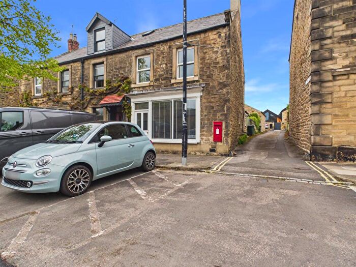 3 Bedroom Terraced House For Sale In Newgate, Barnard Castle, DL12