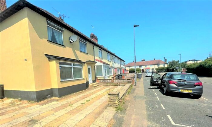 4 Bedroom End Of Terrace House To Rent In Barkham Road, London, N17