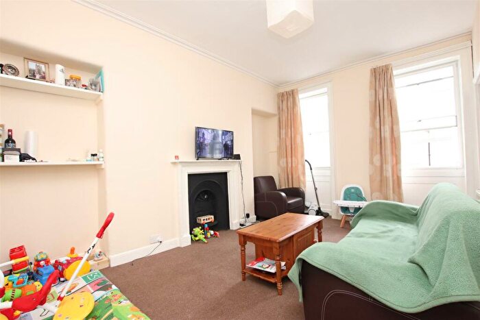 1 Bedroom Flat To Rent In Pierrepont Street, Bath, BA1