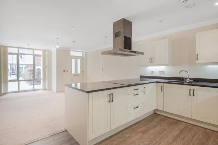 1 Bedroom Flat For Sale In Rowhill Road, Swanley, BR8