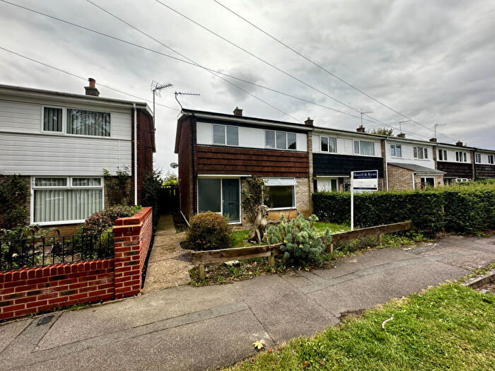 3 Bedroom Semi-Detached House To Rent In Apthorpe Way, Cambridge, CB4