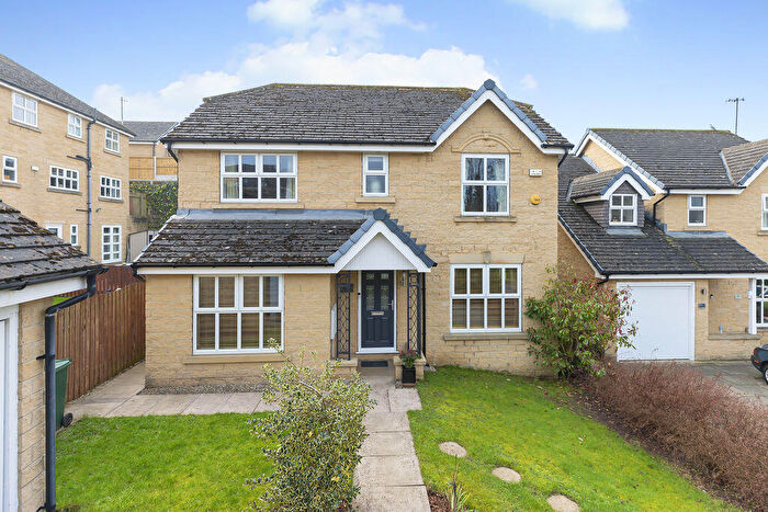 4 Bedroom Detached House For Sale In Tenterfields, Apperley Bridge, BD10