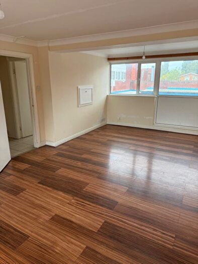3 Bedroom Flat To Rent In Liskeard, Walsall, WS5