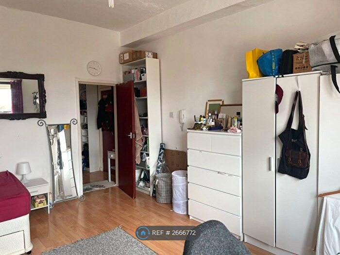 Studio To Rent In Moss Lane East, Manchester, M14