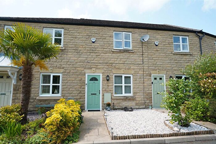 2 Bedroom Town House For Sale In Darlington Close, Chorley, PR6