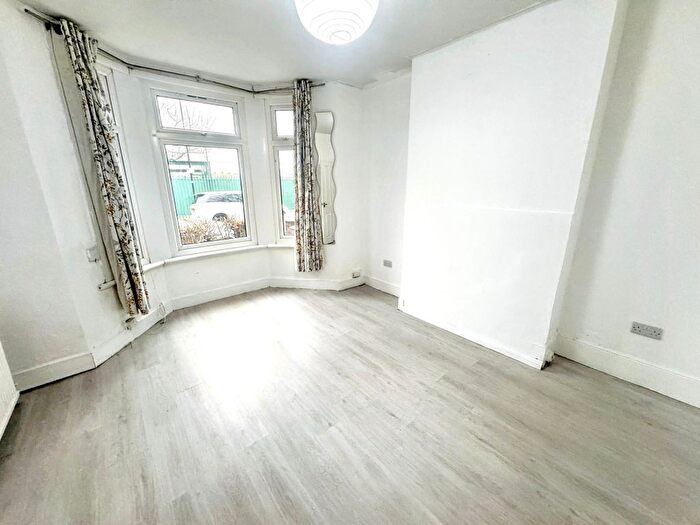 4 Bedroom Property To Rent In Essex Road, Manor Park, E12