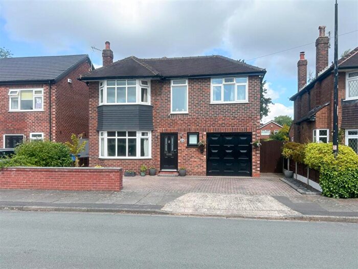 4 Bedroom Detached House For Sale In Lightborne Road, Sale, M33