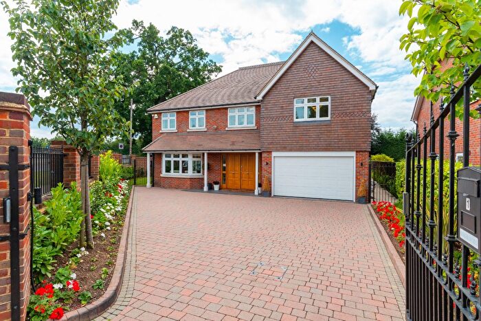 7 Bedroom Detached House To Rent In The Drive, Ickenham, Uxbridge, UB10