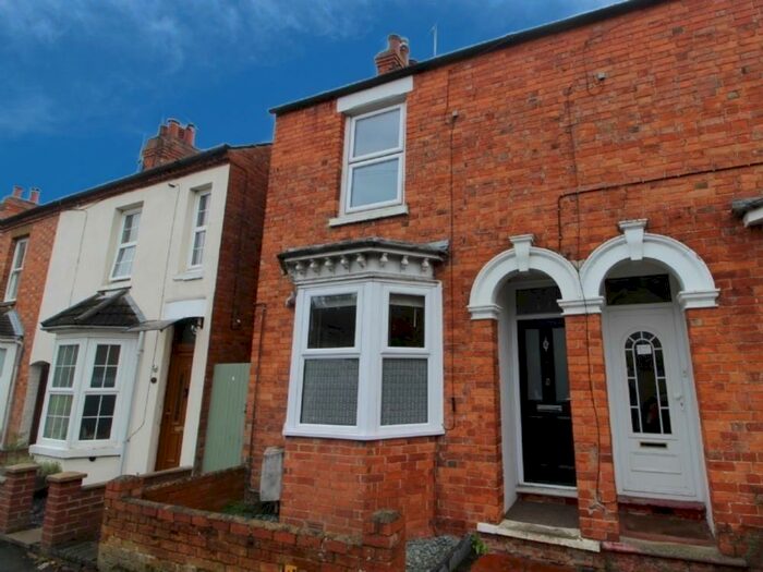 3 Bedroom Semi-Detached House To Rent In Broad Street, Newport Pagnell, MK16