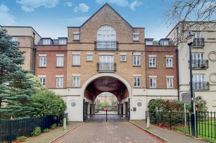 4 Bedroom Terraced House To Rent In Brockwell Park Row, London SW2