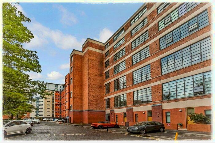1 Bedroom Flat To Rent In Templeton Court, Glasgow Green, G40