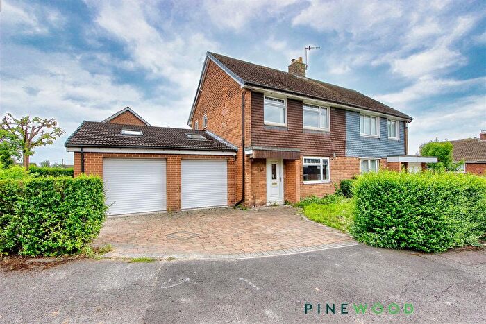 3 Bedroom Semi-Detached House To Rent In Cordwell Close, Staveley, Chesterfield, Derbyshire, S43