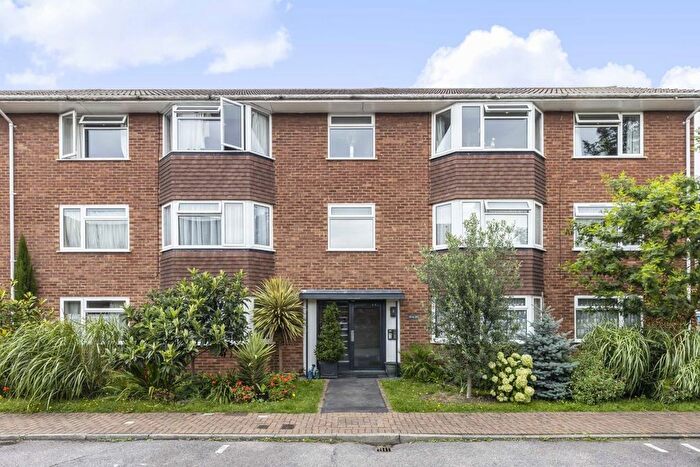 2 Bedroom Flat To Rent In Anglesea Road, Kingston Upon Thames, KT1
