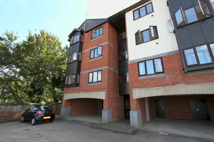 1 Bedroom Flat To Rent In Cameron Court, Britannia Road, Banbury, Oxon, OX16