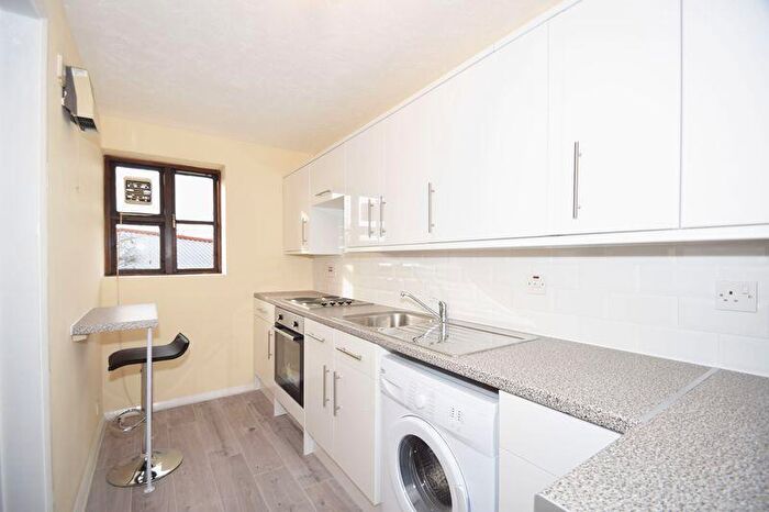 1 Bedroom Apartment To Rent In Lewis Road, Mitcham, CR4