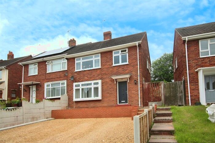 3 Bedroom Semi-Detached House To Rent In Kingsway, Stourbridge, West Midlands, DY8