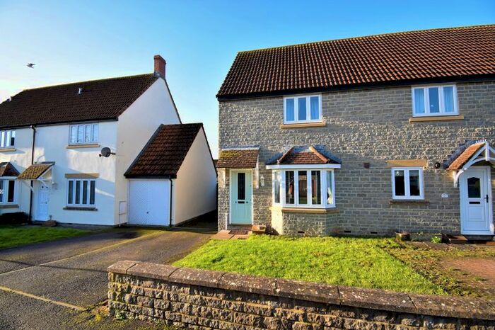 2 Bedroom Property To Rent In Chantry Court, Somerton TA11