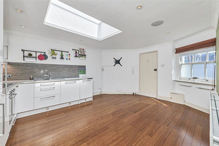 1 Bedroom Flat For Sale In Voltaire Road, London, SW4