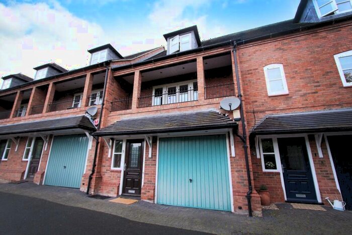 3 Bedroom Town House For Sale In Mercia Court, Repton, DE65