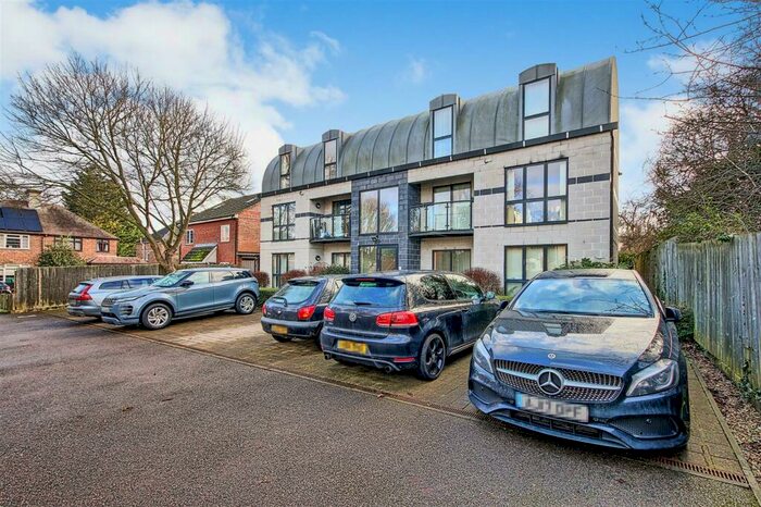 2 Bedroom Flat To Rent In Ferndale Rise, Cambridge, CB5